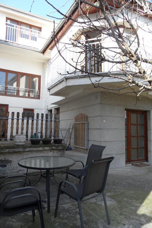 Hostel Oasis Belgrade Exterior photo